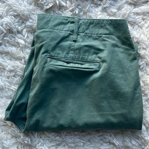 Gap‎ Olive Khaki Crops